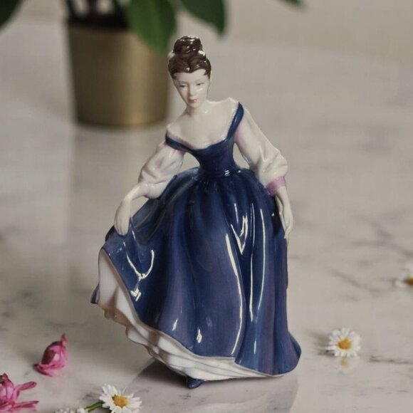 ROYAL DOULTON Pretty Ladies Alyssa - Bluish Mauve - Picture 1 of 6